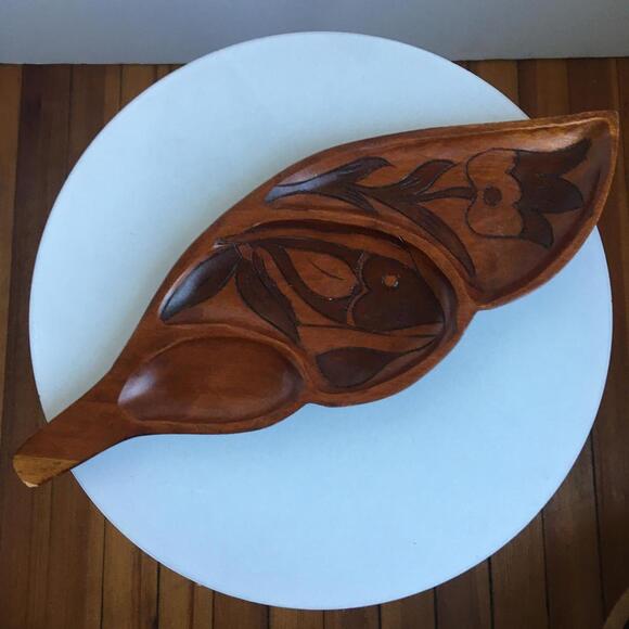 Vintage Wooden Leaf Tray - Mid-Century 1960s Servingware